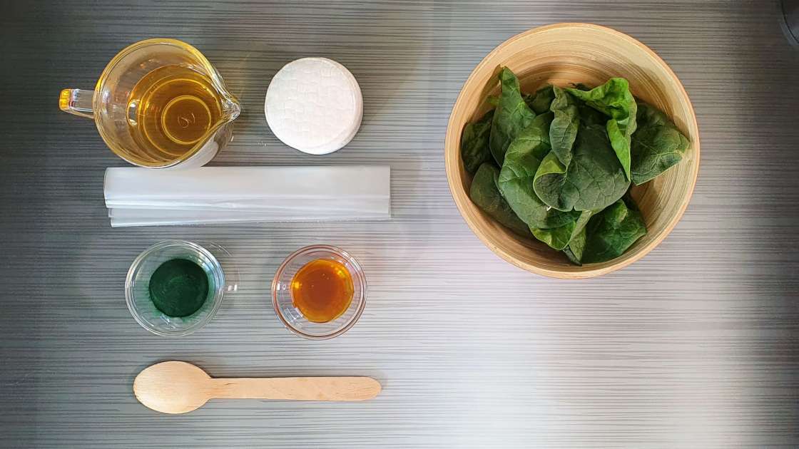 Remède anti-douleur à base d'épinards, de spiruline, de miel et de thé vert, photo 1