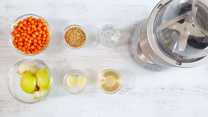 Smoothie à l'argousier avec pomme, gingembre, pollen et miel, photo 2