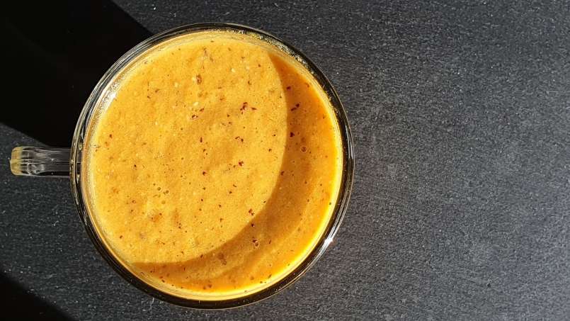 Smoothie à l'argousier avec pomme, gingembre, pollen et miel, photo 5