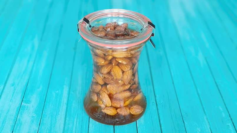Macération d'amandes au miel, photo 5