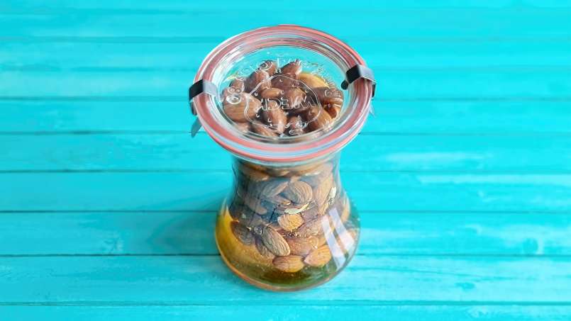 Macération d'amandes au miel, photo 6