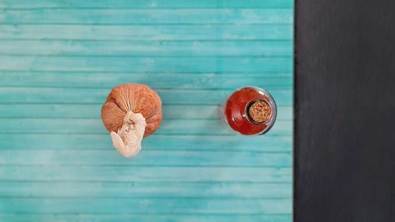Teinture de fruit d'églantier frais et écrasé dans de l'alcool, photo 13