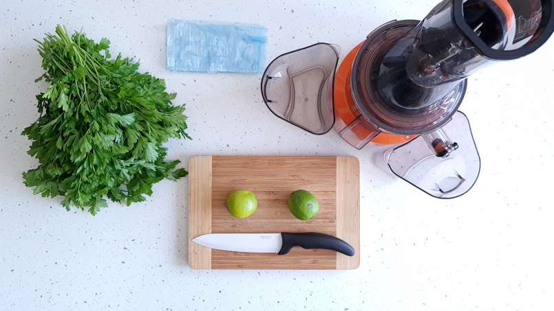 Jus de persil avec citron vert en packs de glace, photo 14
