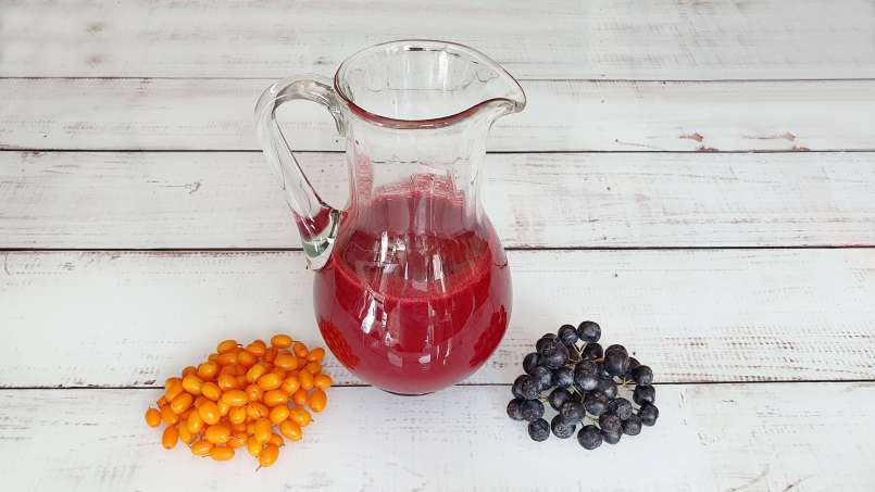 Jus énergisant d'argousier et d'aronia au gingembre, au citron vert et au miel, photo 1