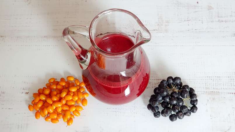 Jus énergisant d'argousier et d'aronia au gingembre, au citron vert et au miel, photo 2