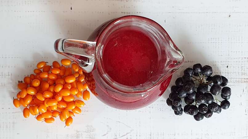 Jus énergisant d'argousier et d'aronia au gingembre, au citron vert et au miel, photo 3