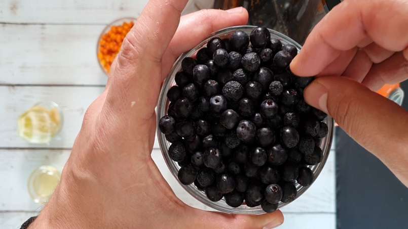 Jus énergisant d'argousier et d'aronia au gingembre, au citron vert et au miel, photo 9