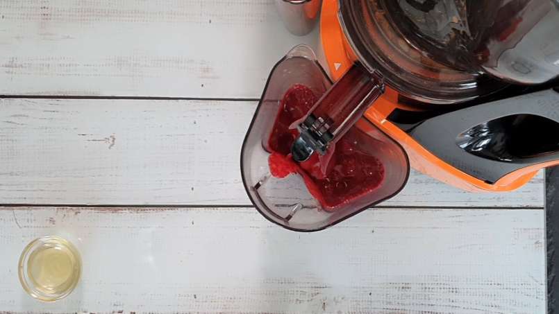 Jus énergisant d'argousier et d'aronia au gingembre, au citron vert et au miel, photo 11