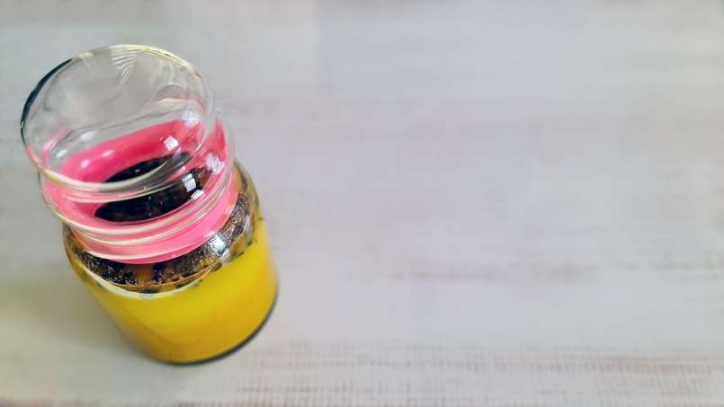 Jus de gingembre avec du miel, du citron, du thé vert, du curcuma, de la cannelle et de la menthe, photo 5