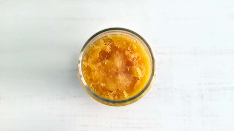 Jus de gingembre avec du miel, du citron, du thé vert, du curcuma, de la cannelle et de la menthe, photo 9