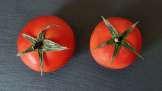 Le jus de tomate frais avec du miel pour renforcer les os et les articulations